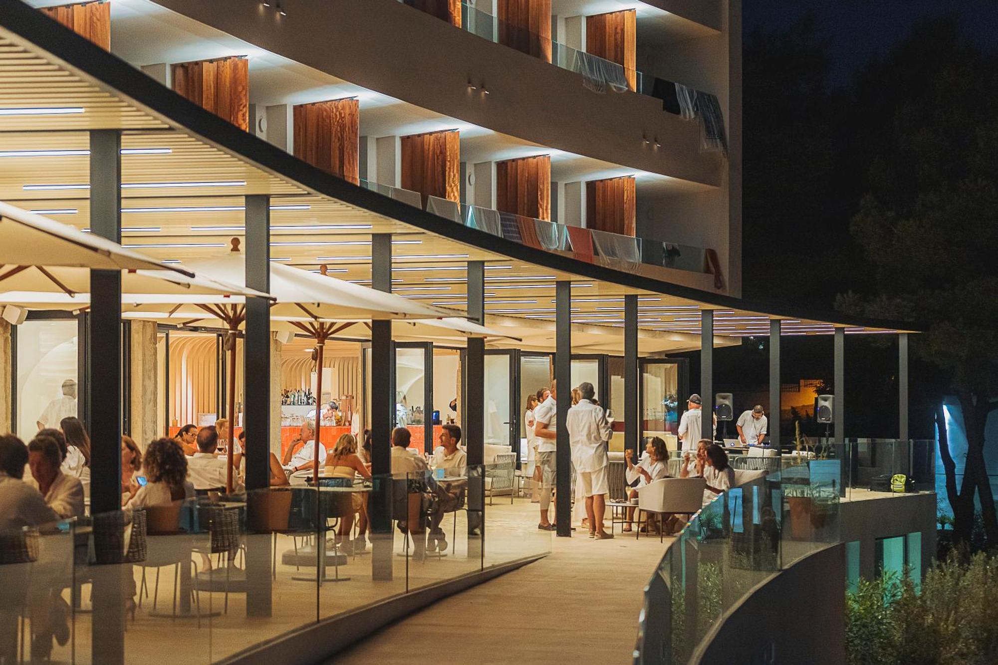 Hotel Serawa Морайра Екстериор снимка